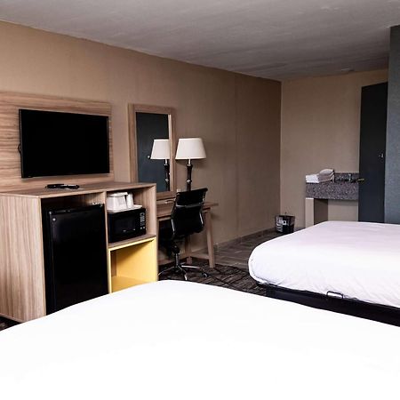 Days-Inn By Wyndham Batesville Ar Екстериор снимка