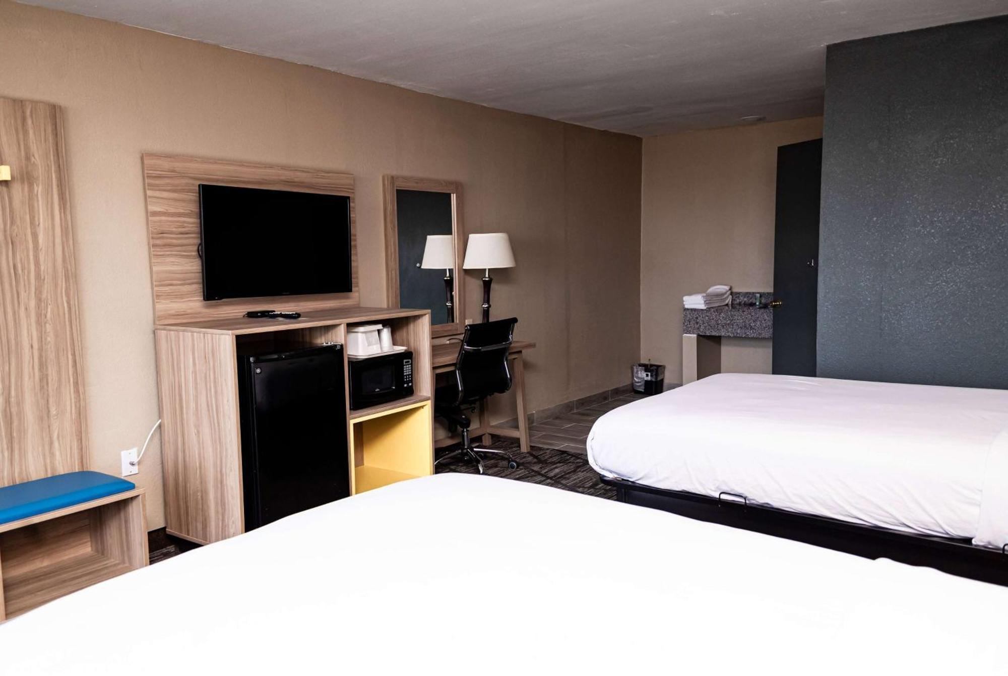 Days-Inn By Wyndham Batesville Ar Екстериор снимка