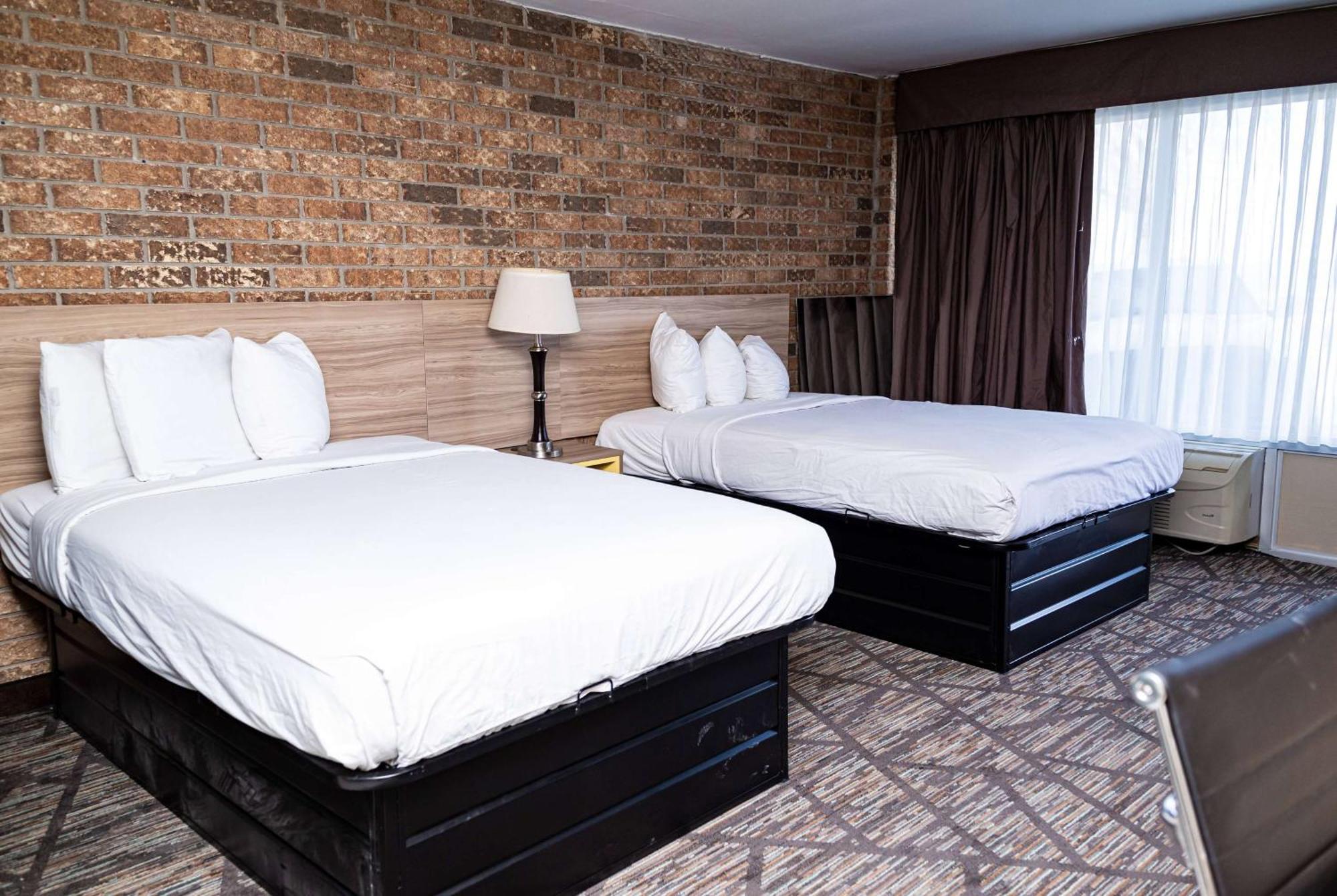 Days-Inn By Wyndham Batesville Ar Екстериор снимка