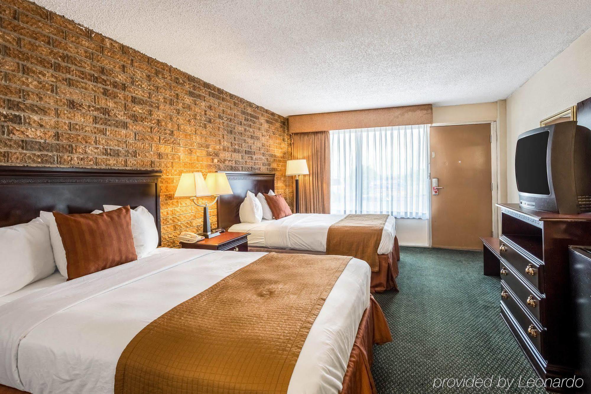 Days-Inn By Wyndham Batesville Ar Екстериор снимка